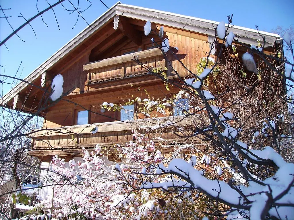 Fetznhof-Zuhaus Villa Grassau  Farm stay